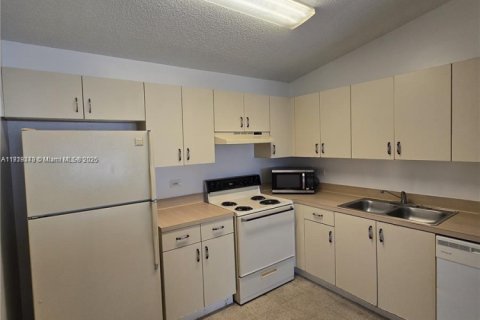 Condominio en alquiler en Hollywood, Florida, 1 dormitorio, 61.22 m2 № 1974522 - foto 8