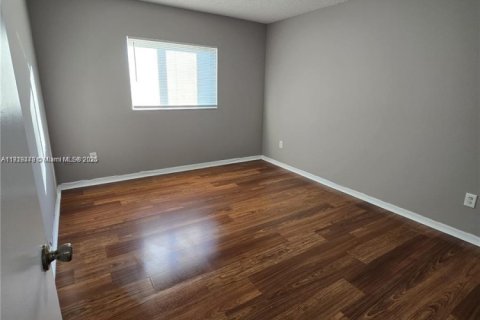 Condominio en alquiler en Hollywood, Florida, 1 dormitorio, 61.22 m2 № 1974522 - foto 10