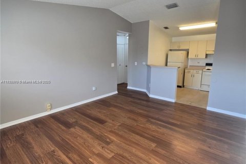 Condominio en alquiler en Hollywood, Florida, 1 dormitorio, 61.22 m2 № 1974522 - foto 6