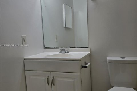 Condominio en alquiler en Hollywood, Florida, 1 dormitorio, 61.22 m2 № 1974522 - foto 12