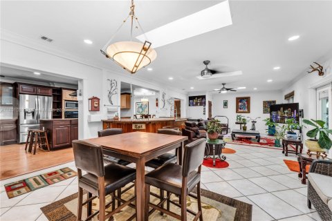 Купить виллу или дом в Майами, Флорида 5 спален, 215.9м2, № 2034252 - фото 12