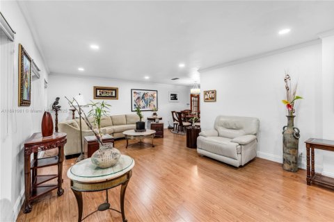 Купить виллу или дом в Майами, Флорида 5 спален, 215.9м2, № 2034252 - фото 5