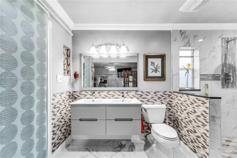 Купить виллу или дом в Майами, Флорида 5 спален, 215.9м2, № 2034252 - фото 27