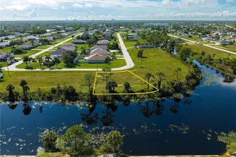 Land in Cape Coral, Florida № 2233234