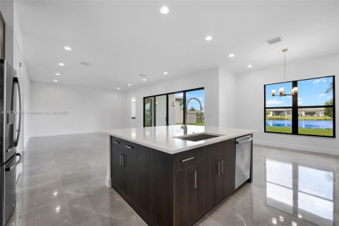 House in Boca Raton, Florida 5 bedrooms, 427.81 sq.m. № 1887840 - photo 19