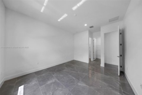 House in Boca Raton, Florida 5 bedrooms, 427.81 sq.m. № 1887840 - photo 25