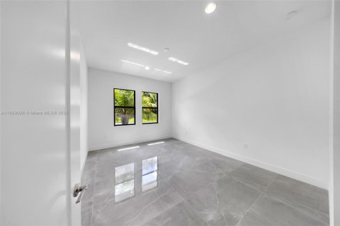 House in Boca Raton, Florida 5 bedrooms, 427.81 sq.m. № 1887840 - photo 22
