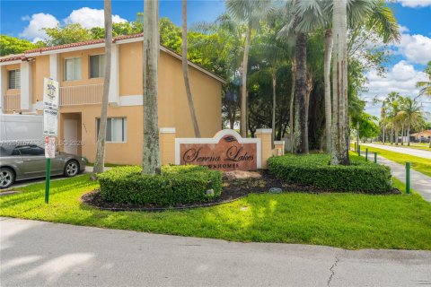 Touwnhouse à Miami, Floride 3 chambres, 135.82 m2 № 2169078