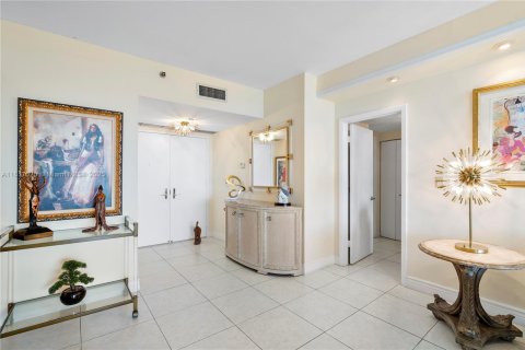Condominio en venta en Aventura, Florida, 2 dormitorios, 144.93 m2 № 1800656 - foto 8