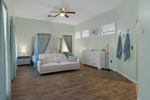 Commercial property in Port Richey, Florida 248.42 sq.m. № 2109055 - photo 28