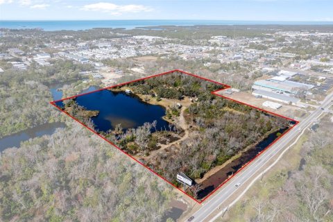 Commercial property in Port Richey, Florida 248.42 sq.m. № 2109055 - photo 2
