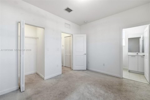Adosado en venta en Miami, Florida, 3 dormitorios, 123.37 m2 № 2032841 - foto 24