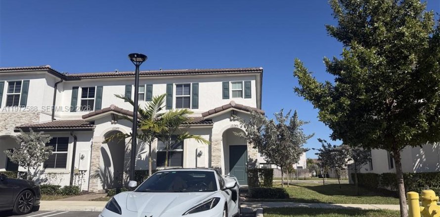Touwnhouse à Miami, Floride 3 chambres, 123.37 m2 № 2032841