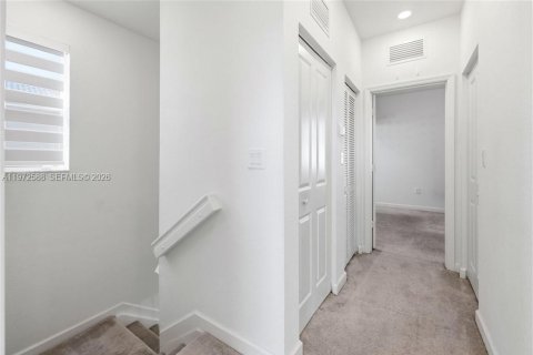 Adosado en venta en Miami, Florida, 3 dormitorios, 123.37 m2 № 2032841 - foto 18