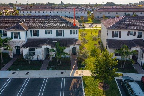 Adosado en venta en Miami, Florida, 3 dormitorios, 123.37 m2 № 2032841 - foto 29