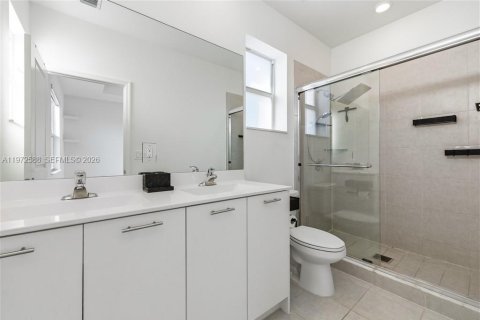 Adosado en venta en Miami, Florida, 3 dormitorios, 123.37 m2 № 2032841 - foto 23