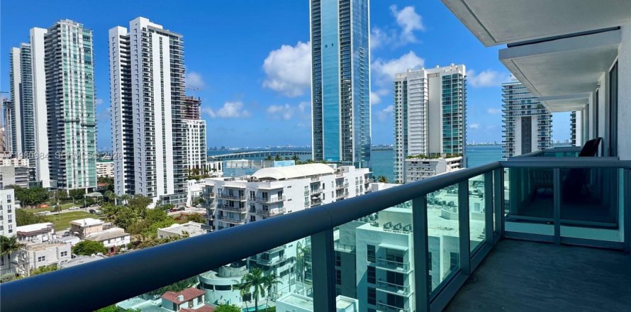 Condo à Miami, Floride, 1 chambre  № 2046885