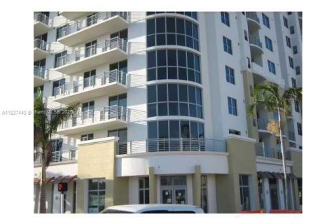 Copropriété à louer à Hollywood, Floride: 3 chambres, 137.5 m2 № 1822137 - photo 2