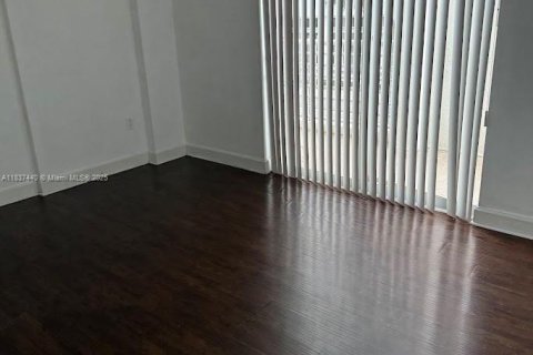 Copropriété à louer à Hollywood, Floride: 3 chambres, 137.5 m2 № 1822137 - photo 17