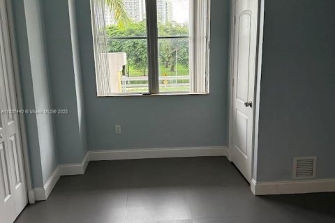 Copropriété à louer à Hollywood, Floride: 3 chambres, 137.5 m2 № 1822137 - photo 14