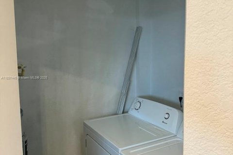 Copropriété à louer à Hollywood, Floride: 3 chambres, 137.5 m2 № 1822137 - photo 21