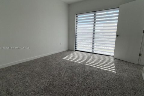 Townhouse in Homestead, Florida 4 bedrooms, 129.88 sq.m. № 2039674 - photo 13