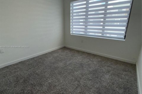 Townhouse in Homestead, Florida 4 bedrooms, 129.88 sq.m. № 2039674 - photo 11