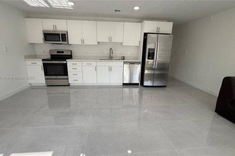 Townhouse in Homestead, Florida 4 bedrooms, 129.88 sq.m. № 2039674 - photo 8