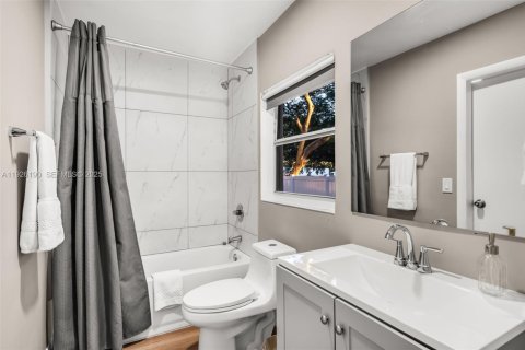 Villa ou maison à vendre à Fort Lauderdale, Floride: 3 chambres, 116.87 m2 № 2273906 - photo 12