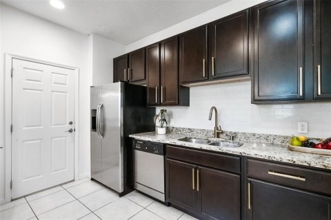 Townhouse in Orlando, Florida 4 bedrooms, 156.26 sq.m. № 1822915 - photo 13