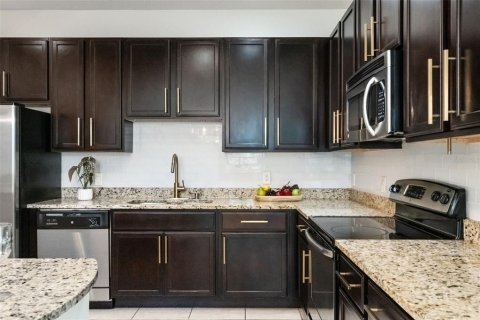 Townhouse in Orlando, Florida 4 bedrooms, 156.26 sq.m. № 1822915 - photo 12