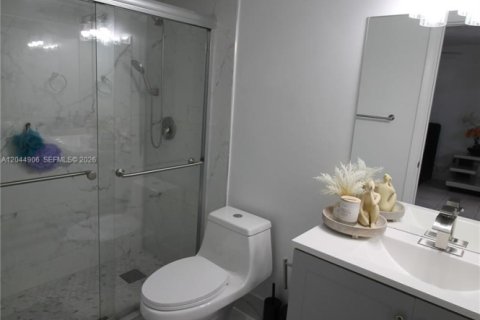 Copropriété à louer à Miami, Floride: 2 chambres, 91.51 m2 № 2283134 - photo 9
