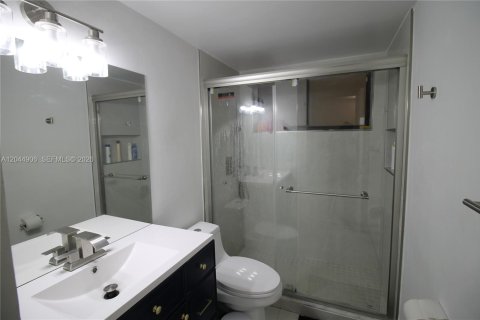 Copropriété à louer à Miami, Floride: 2 chambres, 91.51 m2 № 2283134 - photo 12