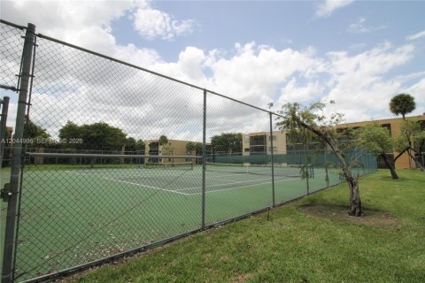 Copropriété à louer à Miami, Floride: 2 chambres, 91.51 m2 № 2283134 - photo 17