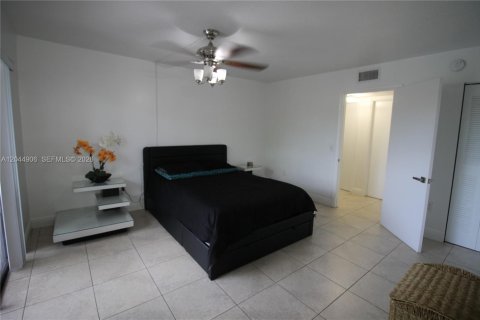 Copropriété à louer à Miami, Floride: 2 chambres, 91.51 m2 № 2283134 - photo 7