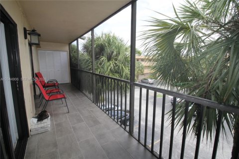 Copropriété à louer à Miami, Floride: 2 chambres, 91.51 m2 № 2283134 - photo 4