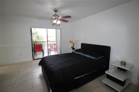 Copropriété à louer à Miami, Floride: 2 chambres, 91.51 m2 № 2283134 - photo 6