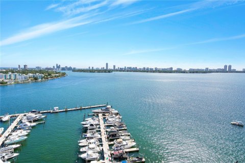 Copropriété à vendre à North Bay Village, Floride: 2 chambres, 93.37 m2 № 1981519 - photo 10