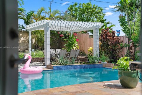 Casa en venta en North Miami Beach, Florida, 4 dormitorios, 224.54 m2 № 1855304 - foto 26