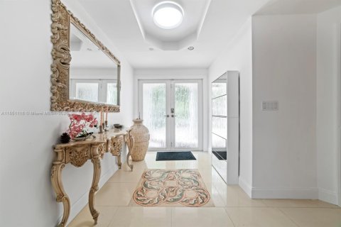 Casa en venta en North Miami Beach, Florida, 4 dormitorios, 224.54 m2 № 1855304 - foto 2