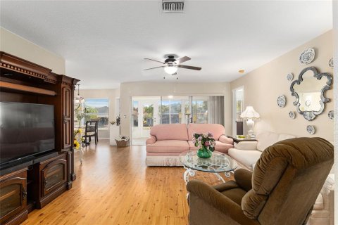 House in Ocala, Florida 2 bedrooms, 139.73 sq.m. № 1720988 - photo 12
