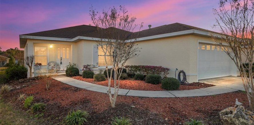 House in Ocala, Florida 2 bedrooms, 139.73 sq.m. № 1720988