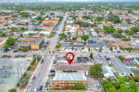 Commercial property in Miami, Florida 562.24 sq.m. № 2068294 - photo 8