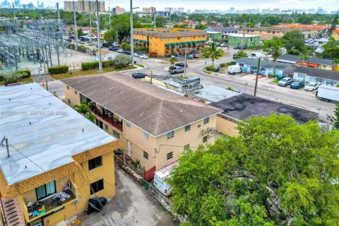 Commercial property in Miami, Florida 562.24 sq.m. № 2068294 - photo 4