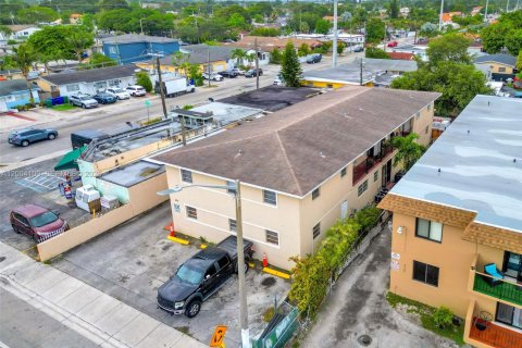 Commercial property in Miami, Florida 562.24 sq.m. № 2068294 - photo 3