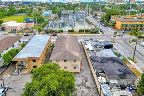 Commercial property in Miami, Florida 562.24 sq.m. № 2068294 - photo 6