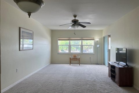 Condo in Port Charlotte, Florida, 1 bedroom  № 1680353 - photo 2