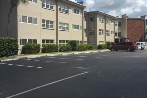 Condo in Port Charlotte, Florida, 1 bedroom  № 1680353 - photo 28