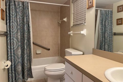 Condo in Port Charlotte, Florida, 1 bedroom  № 1680353 - photo 15