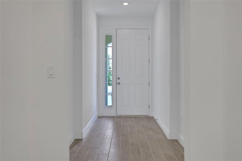 House in Apopka, Florida 4 bedrooms, 212.1 sq.m. № 1528878 - photo 8